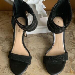 Gianni Bini Black Heels Chic and Timeless